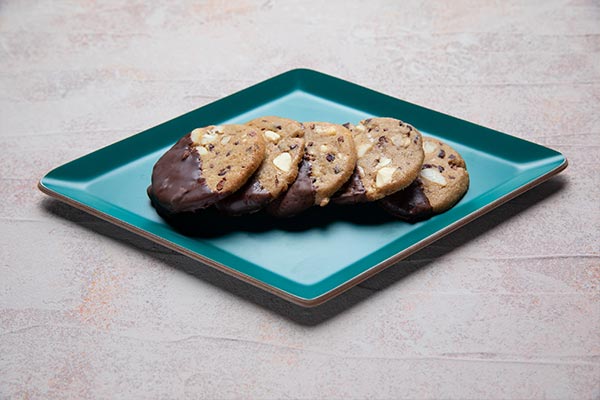 MACADAMIA BLACK & WHITE