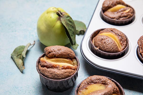 QUINCE AND NUTS MUFFINS
